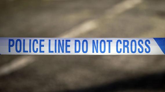 Polizeieinsatz in London: Mann mit Schwert festgenommen