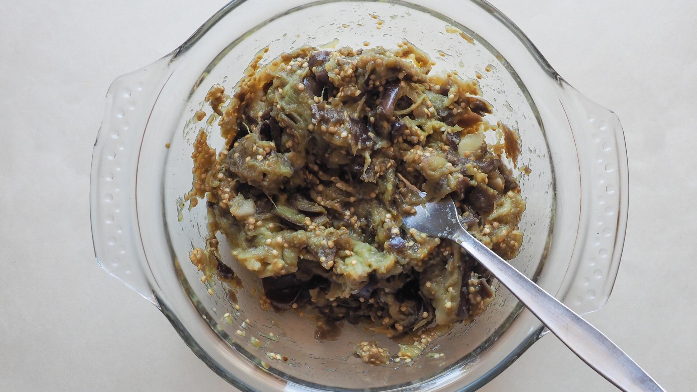 traditional Greek melitzanosalata (meaning aubergi