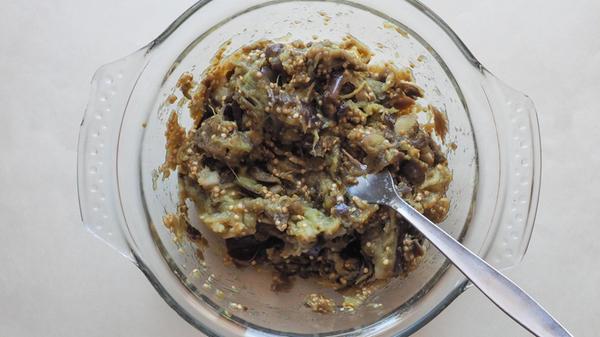 traditional Greek melitzanosalata (meaning aubergi