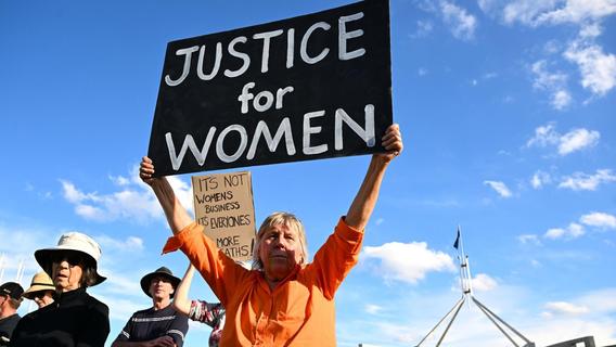 Gewalt gegen Frauen: Australien verabschiedet Maßnahmen