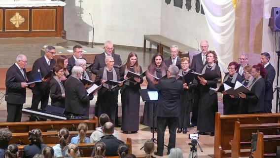 Herzogenaurach: So verzauberte der „Coro Vecci“ aus Cinto das Publikum in Sankt Magdalena