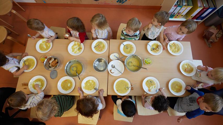 Pegnitzer Kita verbietet, den Kindern warme Speisen mitzugeben: Eltern laufen Sturm bei Pfarrer