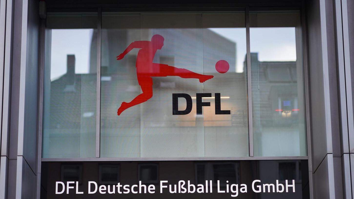 ARCHIV - Der Streit zwischen der DFL und dem Medien-Unternehmen DAZN spitzt sich zu. Foto: Frank Rumpenhorst/dpa