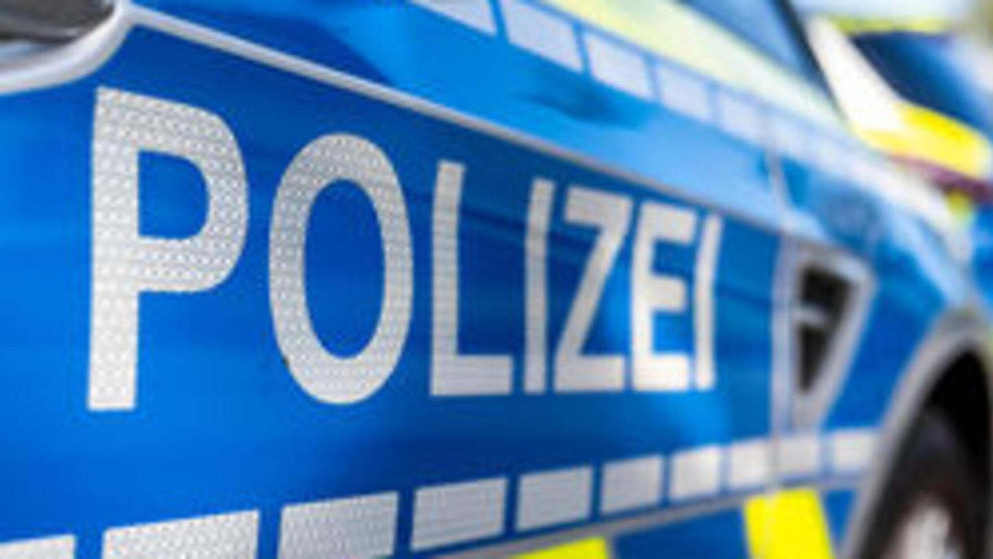 Wer hat beim Einbruch in die Cadolzburger Bäckereifiliale etwas beobachtet? Die Polizei sucht Zeugen.