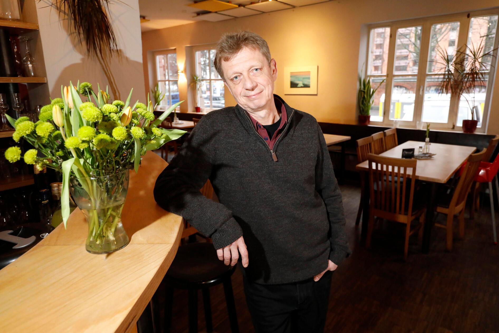 Im Februar dieses Jahres endete die Ära vom "Lönneberga" in der Nürnberger Nordstadt. Fast 25 Jahre lang konnten Stephan und Christine Stiegler ihren "Traum von einem eigenen Restaurant leben", wie die beiden kurz vor der Schließung in ihrem Statement auf der Website schrieben. Die Stieglers deuteten wirtschaftliche Gründe als Ursache für die Entscheidung an: "Die wirtschaftlichen Umstände lassen es nicht mehr zu, weiterzumachen", schrieben beide. Corona habe man - auch dank der Treue der Gäste - noch gut überstanden. Doch die aktuellen Umstände seien für die Wirte "nicht mehr zu jonglieren" gewesen.