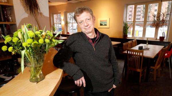 Im Februar dieses Jahres endete die Ära vom "Lönneberga" in der Nürnberger Nordstadt. Fast 25 Jahre lang konnten Stephan und Christine Stiegler ihren "Traum von einem eigenen Restaurant leben", wie die beiden kurz vor der Schließung in ihrem Statement auf der Website schrieben. Die Stieglers deuteten wirtschaftliche Gründe als Ursache für die Entscheidung an: "Die wirtschaftlichen Umstände lassen es nicht mehr zu, weiterzumachen", schrieben beide. Corona habe man - auch dank der Treue der Gäste - noch gut überstanden. Doch die aktuellen Umstände seien für die Wirte "nicht mehr zu jonglieren" gewesen.