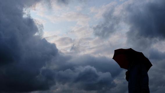 Starkregen, Hagel und Sturm in Franken: DWD warnt vor Unwetter in der Region