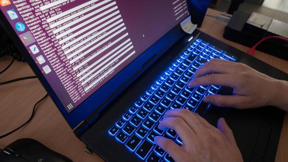 Drei Monate nach Hacker-Angriff: Bezirkskliniken Mittelfranken arbeiten wieder digital