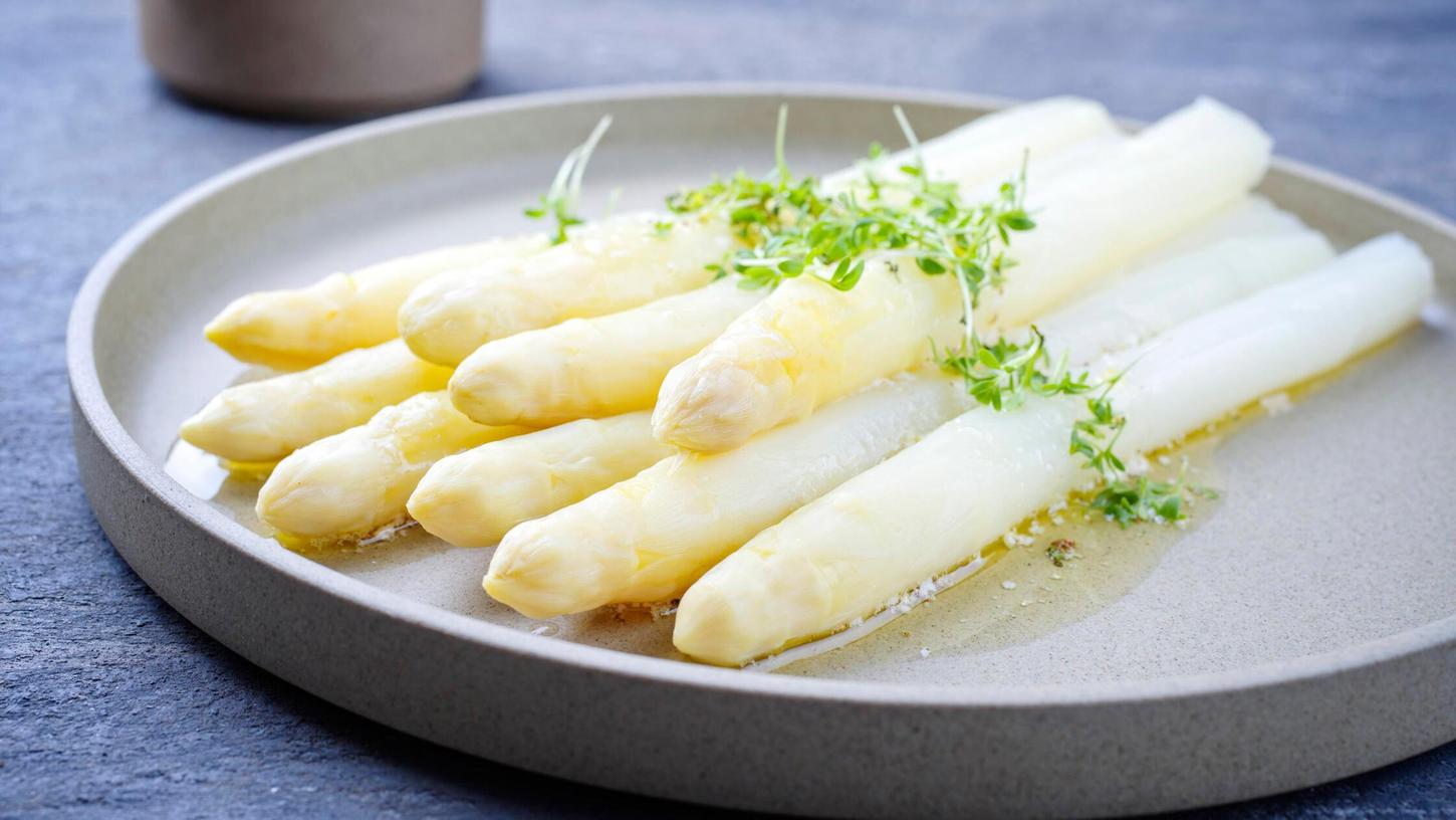 Spargel hat Hochsaison in Franken. Das weiße Gold macht auch im Auflauf eine gute Figur. Spargel hat Hochsaison in Franken. Das weiße Gold macht auch im Auflauf eine gute Figur.