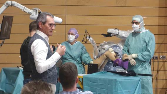 Wenn ein Roboter das Knie operiert: So läuft die Kniegelenk-OP in Bad Windsheim