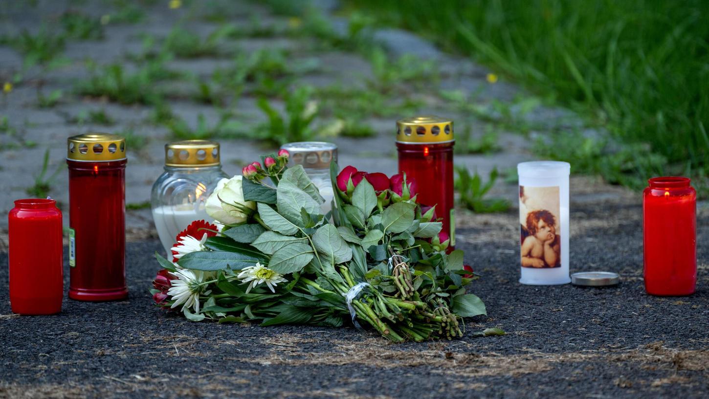 Der Fall sorgte für Entsetzen: Im fränkischen Lohr am Main soll ein 14-Jähriger auf einem Schulgelände einen Gleichaltrigen erschossen haben.