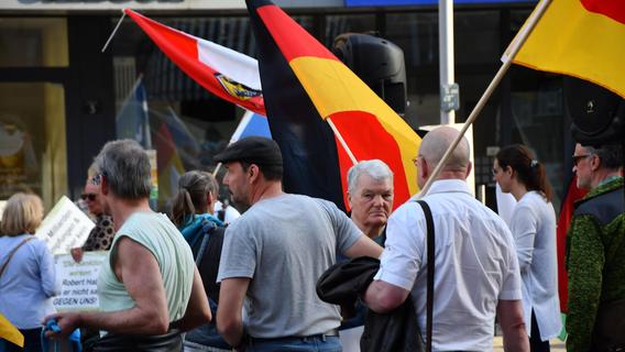 Rechtsextreme marschierten in Nürnberg im Bürgerbündnis des „Team Menschenrechte“ mit