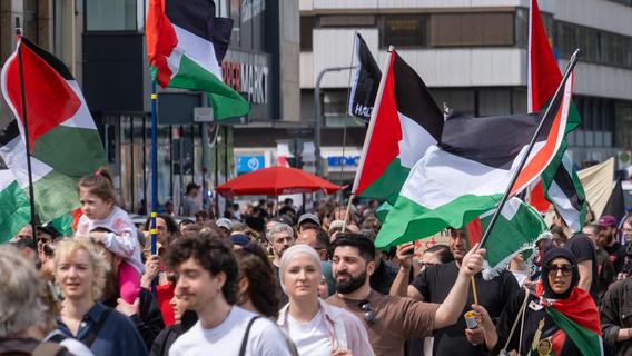 Schrille Töne bei Kundgebung in Gostenhof: Intifada-Gruppe schockt mit Aufrufen zur Gewalt