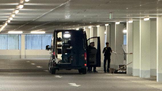 Horror-Fund in Regensburger Tiefgarage: 19-Jährige tot in Auto-Kofferraum entdeckt