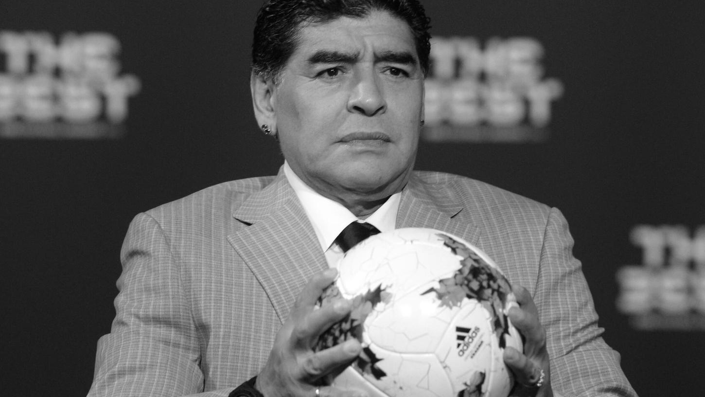 Fußball-Legende Diego Maradona nimmt an der Gala zur Wahl des Weltfußballers 2016 und der Weltfußballerin 2016 teil.