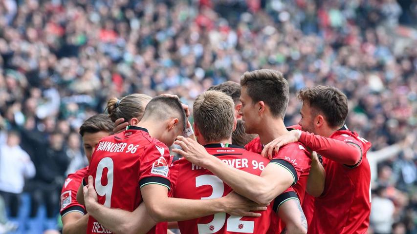 Hannover 96 besiegte den SC Paderborn mit 3:2.
