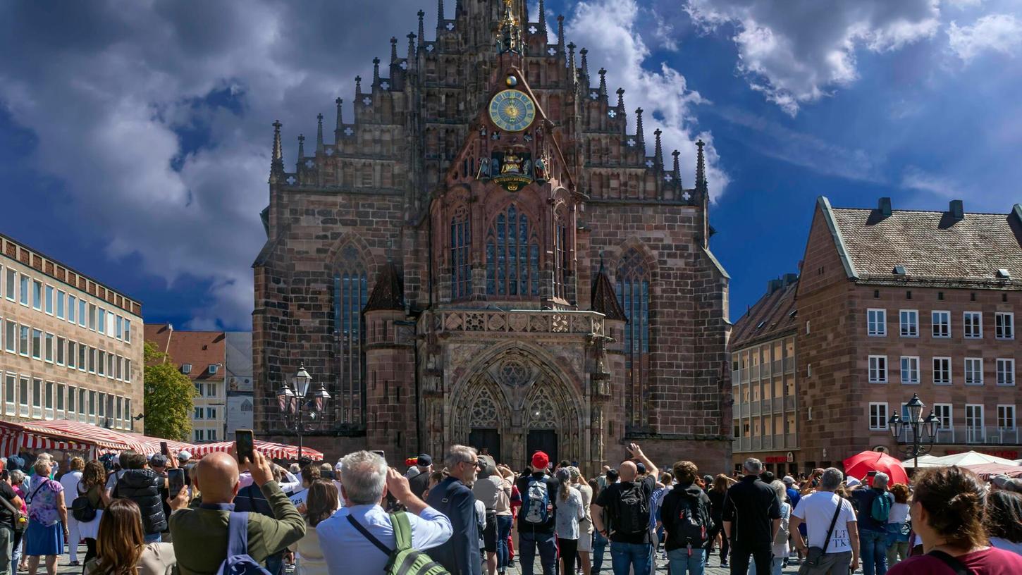 Eine wichtige Anlaufstelle für Gäste in Nürnberg: Der Veit-Stoß-Altar in der Lorenzkirche