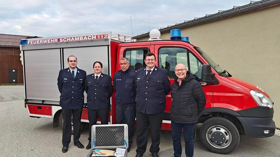 Neun Feuerwehren in Altmühlfranken erhielten hochmoderne mobile Sirenen