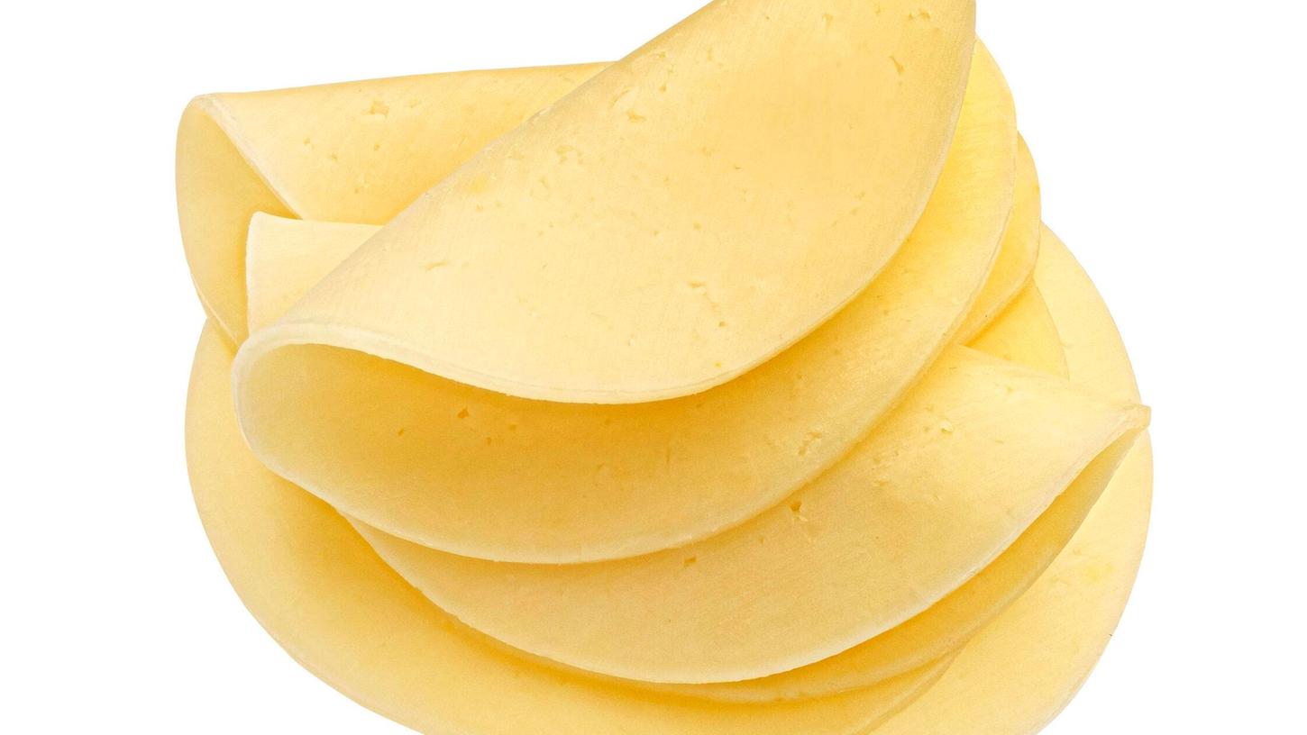 Wegen einer möglichen Belastung mit Listerien-Bakterien hat eine Käserei mehrere Produkte zurückgerufen. (Symbolbild)
