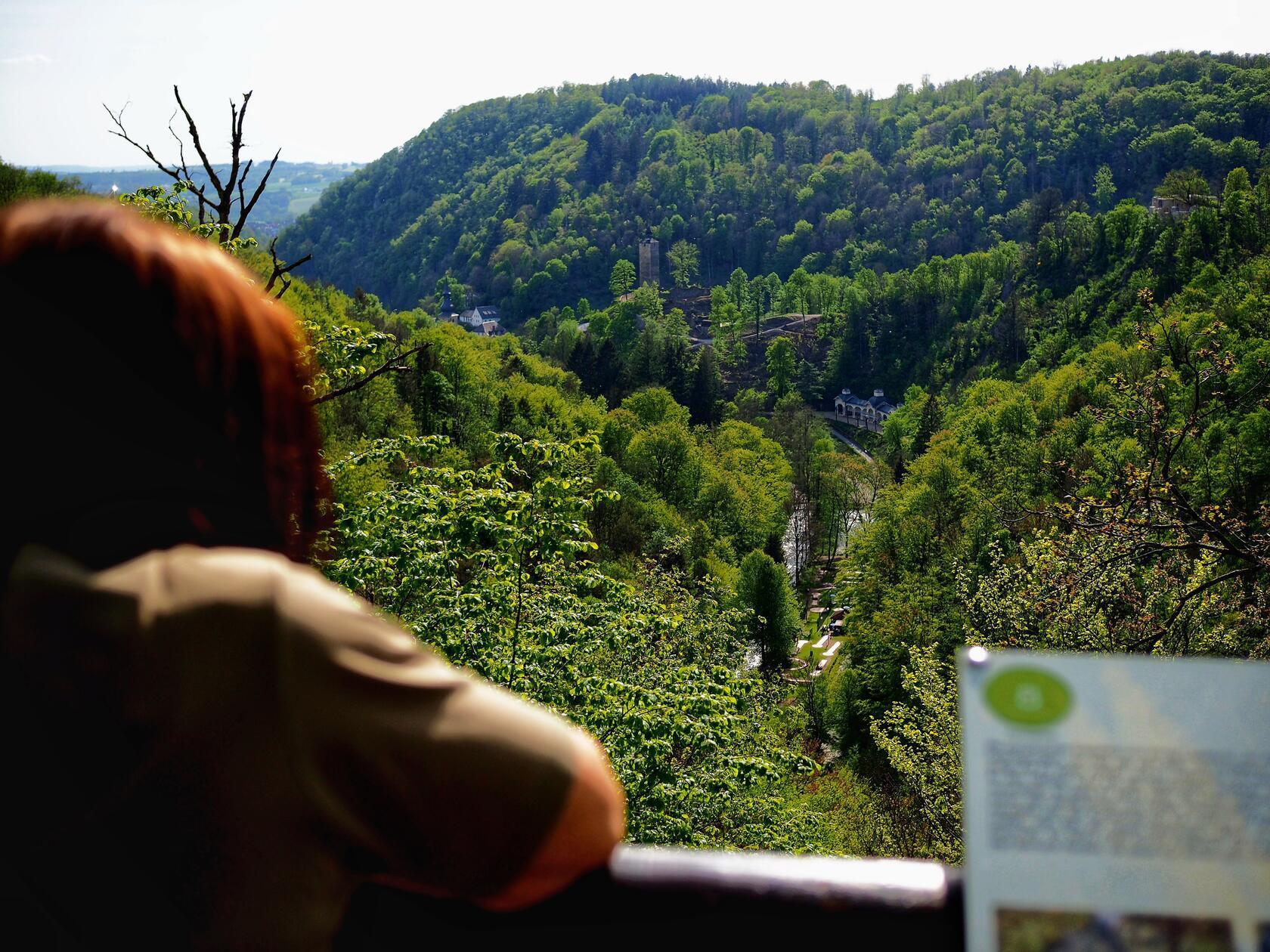 Blick von einem Aussichtspunkt am Thiesenweg ab Bad Berneck im Fichtelgebirge.