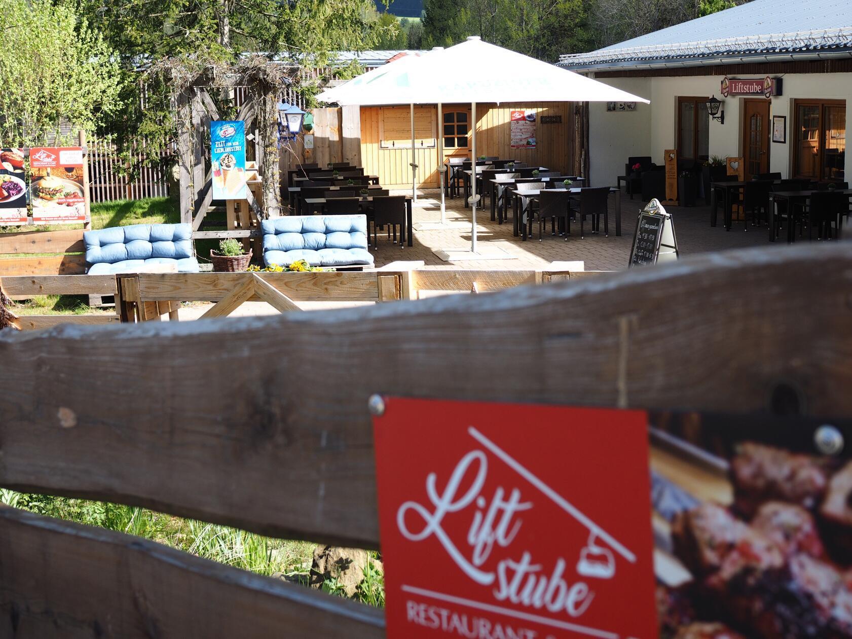 An der Nordbahn auf den Ochsenkopf liegt die Liftstube - eine der etwas loungigen Hütten.