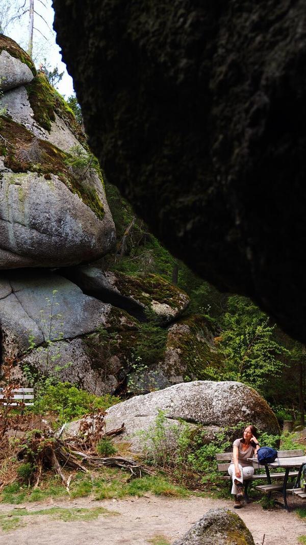 Der Weißmain-Felsen auf dem Weißmain-Wanderweg zur Mainquelle.