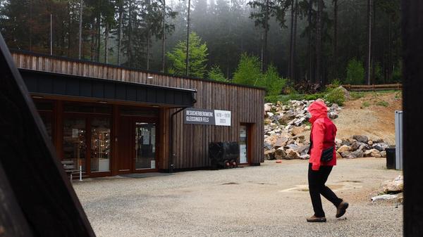 Ein Stück über der Bleaml-Alm nahe Fichtelberg ist das Schaubergwerk Gleißinger Fels.