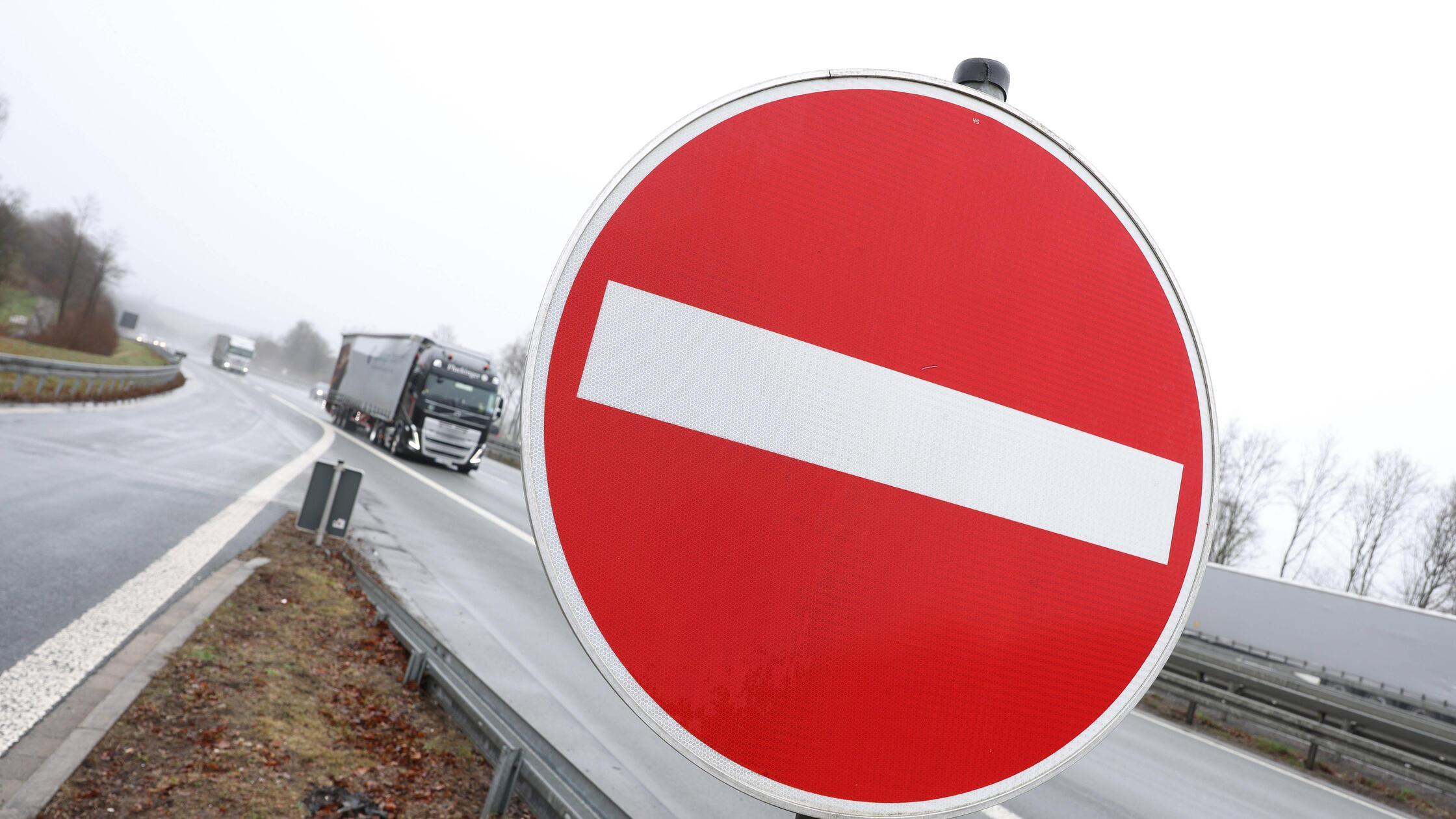 Geisterfahrer Auf Der A9 Bei Bayreuth: Polizei Sucht Geschädigte ...