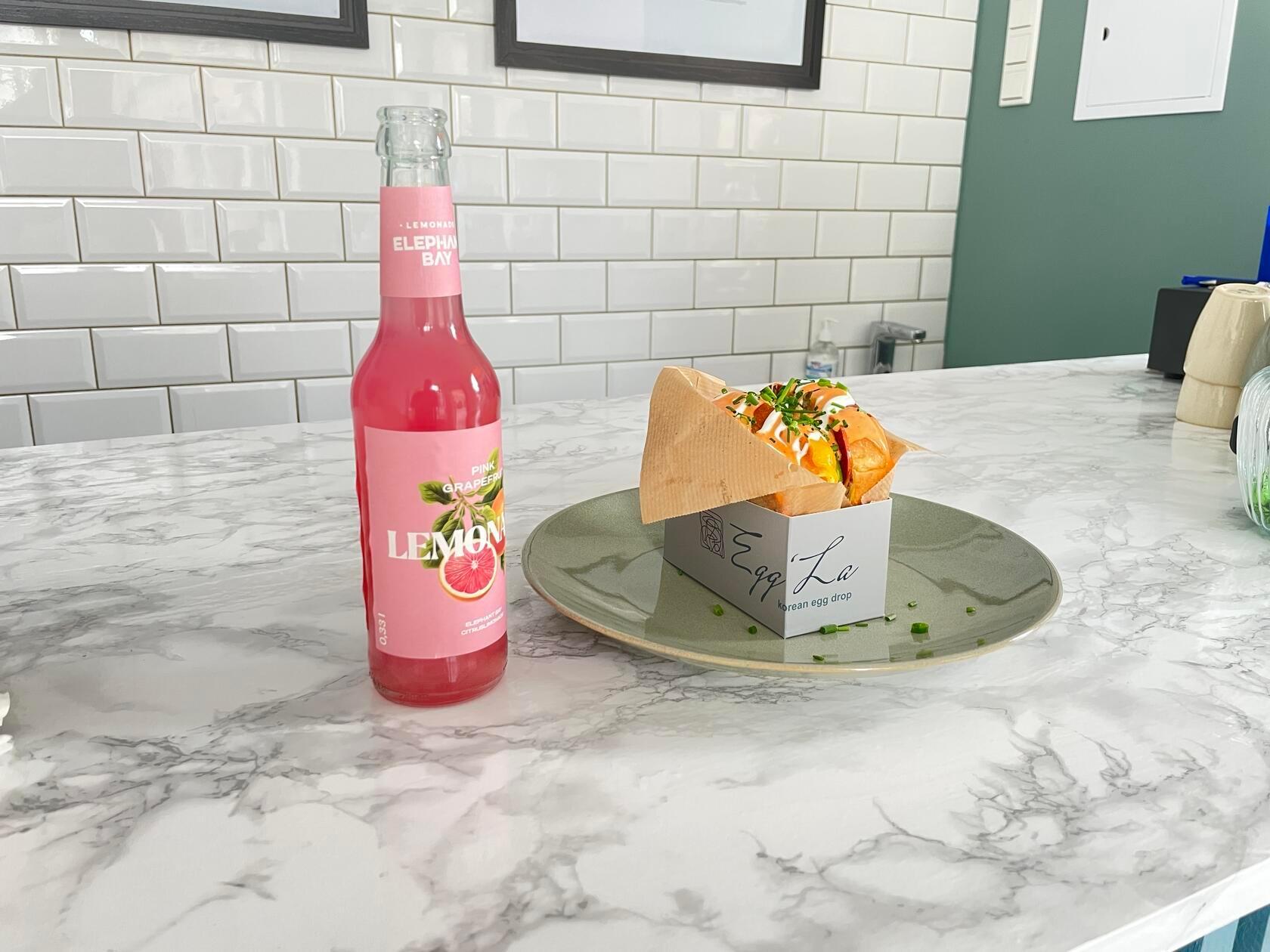 Die Lage in der Färberstraße gefällt dem Betreiber, gerade weil sie eine "1B-Lage" ist. Umso mehr sich die Färberstraße in eine Gastro-Meile verwandele, solange lebe auch sein persönlicher "Traum von der Gastro".