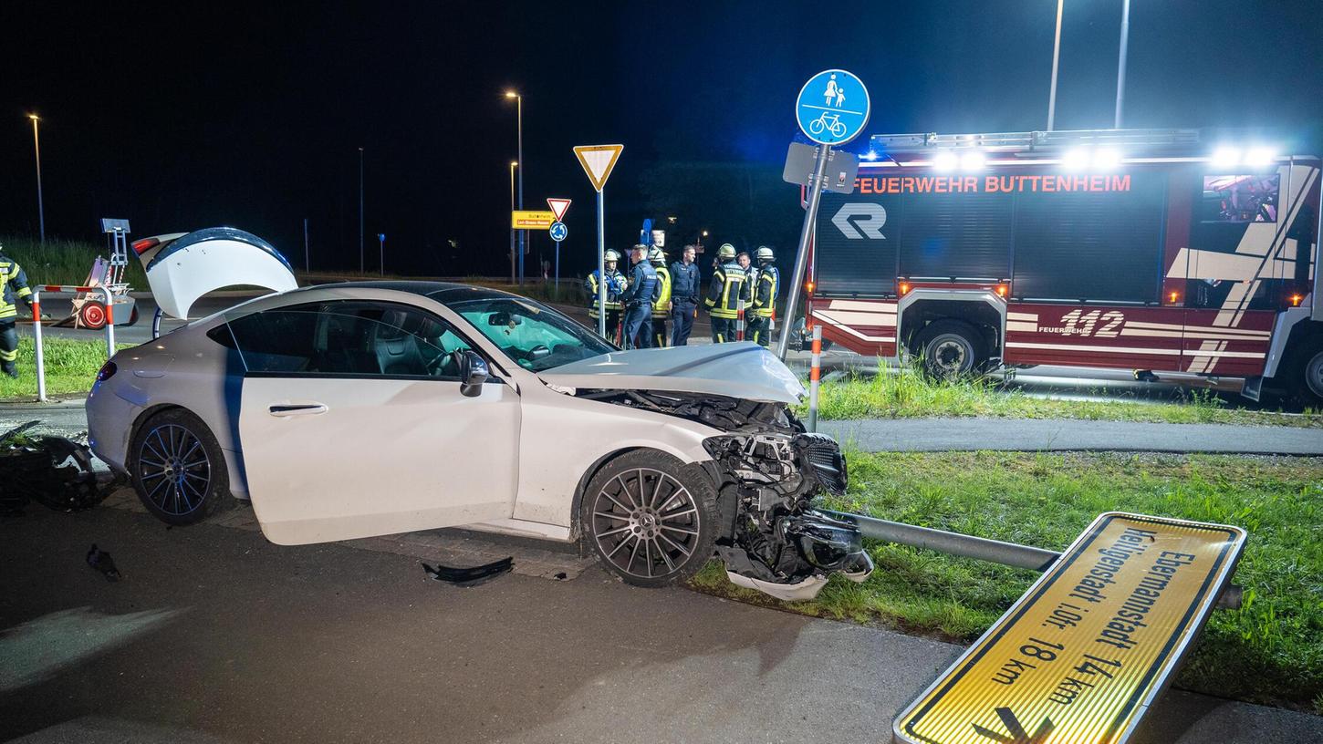 Durch den Unfall entstand am Wagen ein Totalschaden von etwa 35.000 Euro.