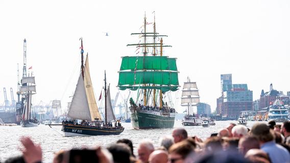 Hamburger Hafengeburtstag startet mit großer Einlaufparade