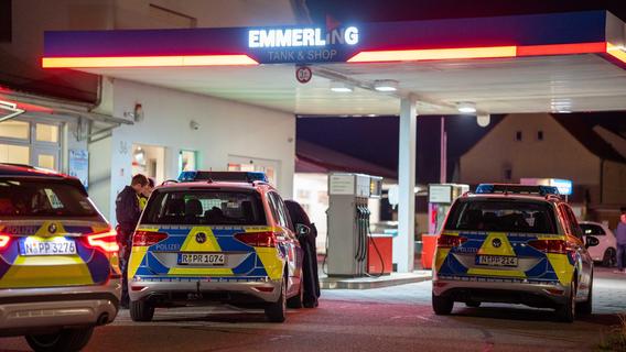 Zwei Männer überfallen Tankstelle im Kreis Neumarkt: Polizei nimmt Verdächtige fest