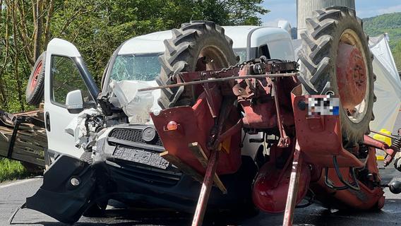 Tödlicher Überholvorgang in Unterfranken: Traktorfahrer wird aus Führerhaus geschleudert