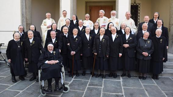 Mit Trommelklang: Niederbronner Schwestern erneuerten in St. Josef feierlich ihr Gelübde