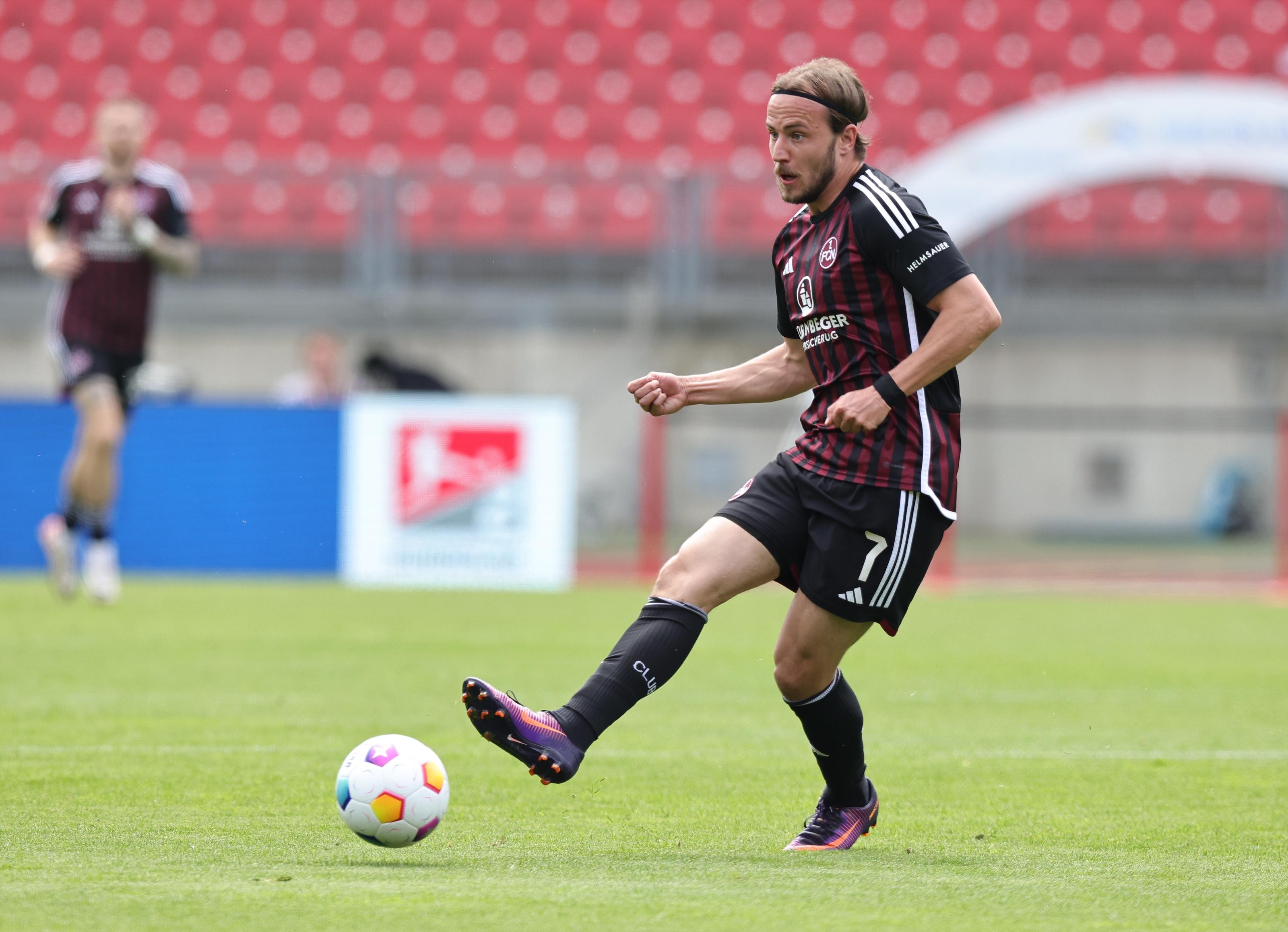 Felix Lohkemper ist einer von neun Spielern, die den FCN nach Saisonende verlassen werden. Felix Lohkemper ist einer von neun Spielern, die den FCN nach Saisonende verlassen werden.