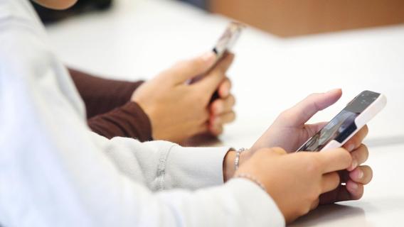 OECD rät zu verantwortungsbewusster Nutzung von Handys