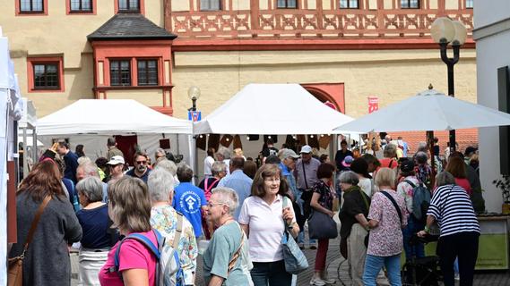 Der Kunsthandwerkermarkt in Forchheim lockte zahlreiche Menschen an