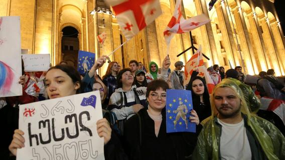 Demonstranten in Georgien kämpfen für EU-Zukunft