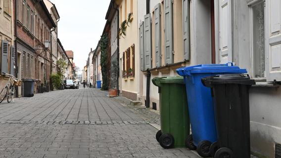 Erlangen ändert die Abfallsatzung: Gemeinsame Nutzung von Mülltonnen und Verbot von Biomülltüten