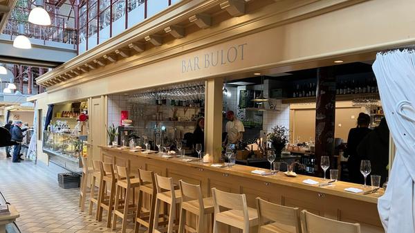 Als Mittagsessens-Spot bietet sich das nur wenige Meter entfernte Fischrestaurant "Hedlunds Havsbar" an. Dort gibt es je nach Menü mehrere Gänge mit Fisch, Meeresfrüchten und anderen Leckereien. Ein Tipp: Göteborg hat tolle Parks, die sich wunderbar für einen Verdauungsspaziergang anbieten.