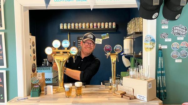 Noch weiter nördlich von Lysekil befindet sich die Stadt Smögen, in der sich die kleine lokale Bierbrauerei Smögenbryggar'n niedergelassen hat. Die Betreiber beziehen einen Teil ihres Malzes, Hafers und Weizens aus der Region und verwenden Algen, um das Bier auf natürliche Weise zu klären. Ihr Ziel: Den ganzen Prozess des Bier-Brauens möglichst nachhaltig halten.