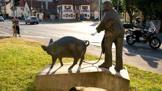 Bronzefigur „Säutreiber“ in Ebermannstadt soll versetzt werden - das steckt dahinter