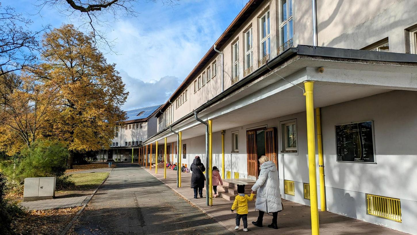 Der Schulkomplex in der Nähe des Fürther Klinikums steht seit 2023 unter Denkmalschutz. Der Schulkomplex in der Nähe des Fürther Klinikums steht seit 2023 unter Denkmalschutz.