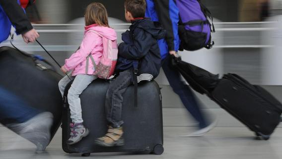 Ferien vorverlegen: Welche Strafen drohen Eltern für Urlaub während der Schulzeit?