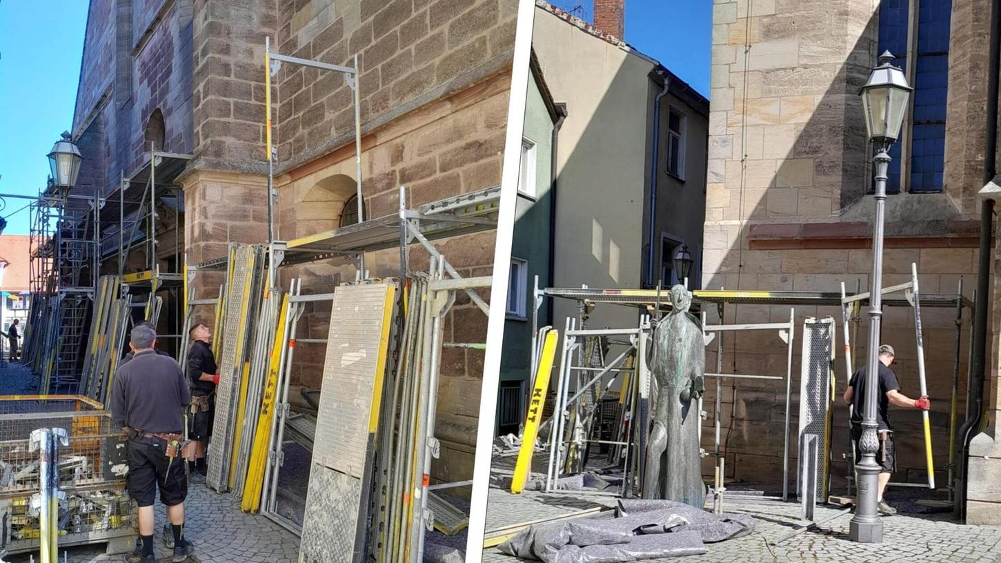An der Westfassade der Stadtkirche steht nun ein Gerüst. Bald sollen die Sanierungsarbeiten beginnen. An der Westfassade der Stadtkirche steht nun ein Gerüst. Bald sollen die Sanierungsarbeiten beginnen.
