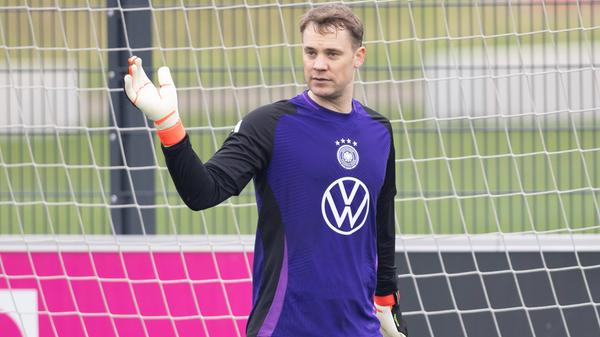 Der 38-Jährige hat sich längst von seiner Verletzung erholt, die er beim Skifahren erlitten hat, und steht beim FC Bayern als unumstrittene Nummer 1 zwischen den Pfosten. Kein Wunder also, dass ihm ein Platz im EM-Kader sicher ist - wahrscheinlich sogar als Stammkeeper.