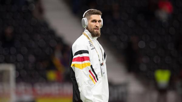 In der Hinrunde noch meist auf der Bank, eroberte sich Robert Andrich beim Neu-Meister Leverkusen nach der Winterpause einen Stammplatz. Neben den vielen Technikern ist er im Mittelfeld der Nationalmannschaft als robuster und zweikampfstarker Sechser gefragt.