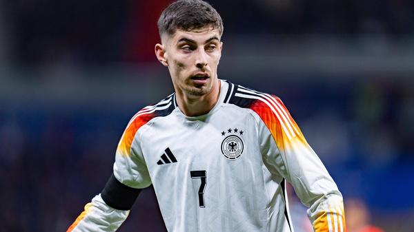 Im Viertelfinale der Champions League scheiterte Havertz mit dem FC Arsenal knapp am FC Bayern, in der Liga wird der Angreifer mit den "Gunners" wohl nur Vizemeister - trotz 14 Siegen aus den letzten 16 Spielen. Dennoch hat sich Havertz nach holprigem Start mit tollen Leistungen in die Herzen der Arsenal-Fans gespielt. Und auch Julian Nagelsmann scheint überzeugt zu sein, in den letzten beiden Testspielen gegen Frankreich und die Niederlande durfte er im Sturmzentrum von Beginn an ran.