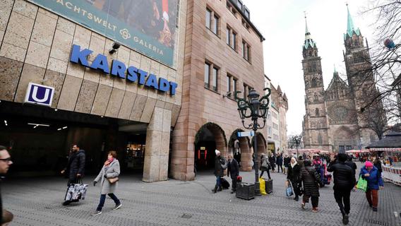 Bewaffneter Mann unter Drogeneinfluss läuft durch die Innenstadt Nürnberg: Polizei fasst 32-Jährigen