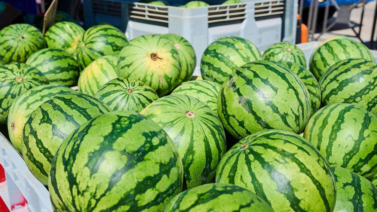 Im Badeort Lignano Sabbiadoro ist an Pfingsten der Verkauf von Melonen verboten - aus einem kuriosen Grund. Im Badeort Lignano Sabbiadoro ist an Pfingsten der Verkauf von Melonen verboten - aus einem kuriosen Grund.